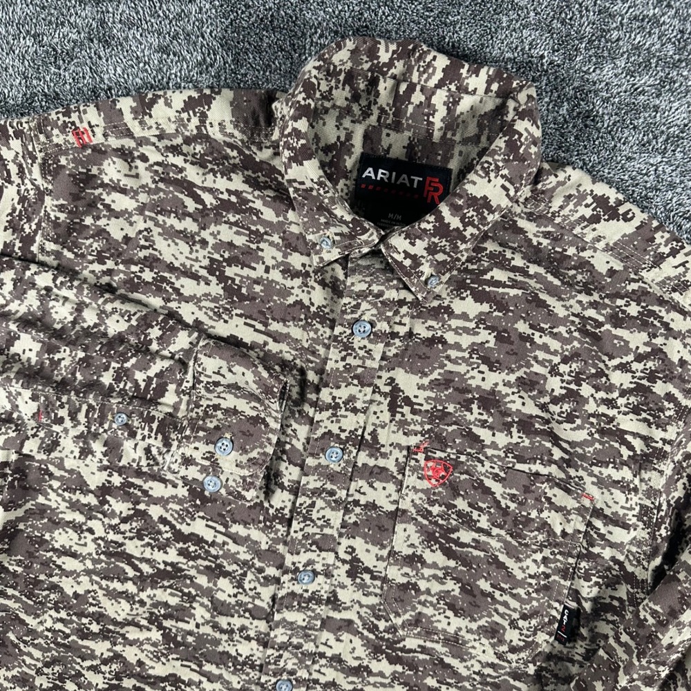 Ariat Shirt Mens M FR Digital Camo Tan Flame Resistant CAT 2 Button Down Work